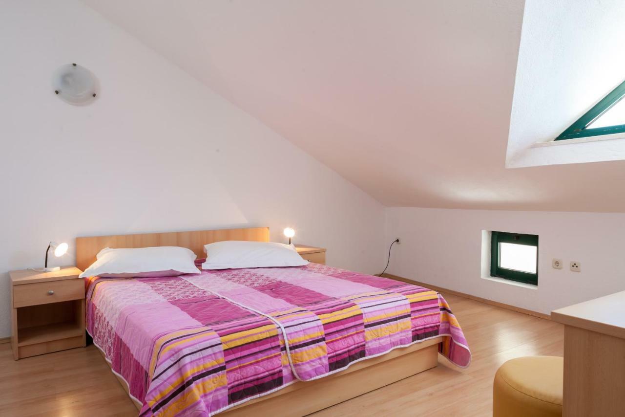 Penthouse Apartment Подгора Екстериор снимка